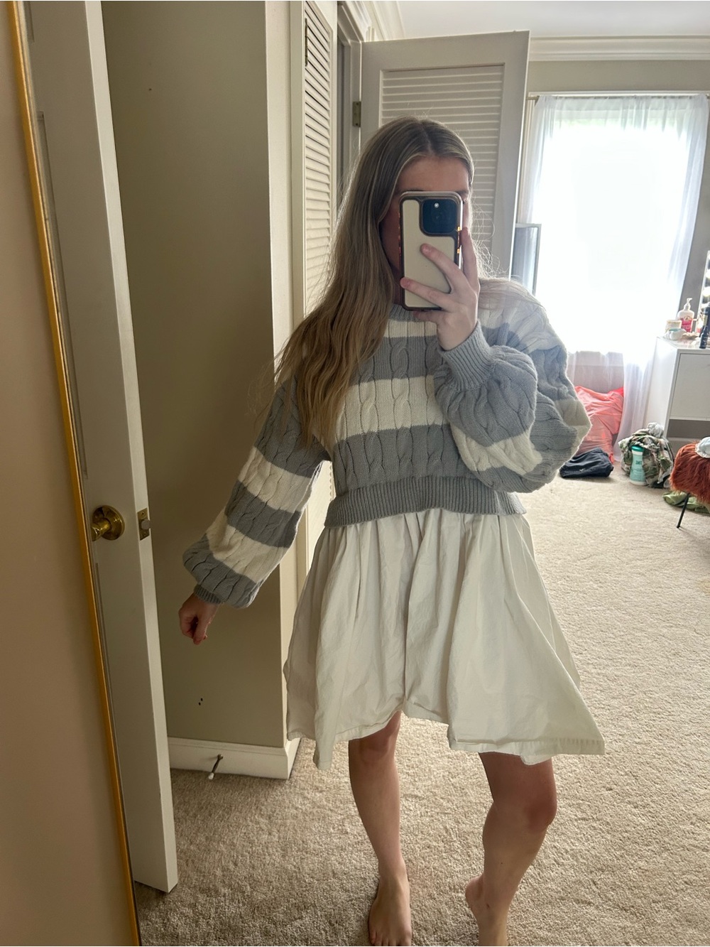 Cropped Cable-Knit Crewneck Sweater in Light Gray and Cream